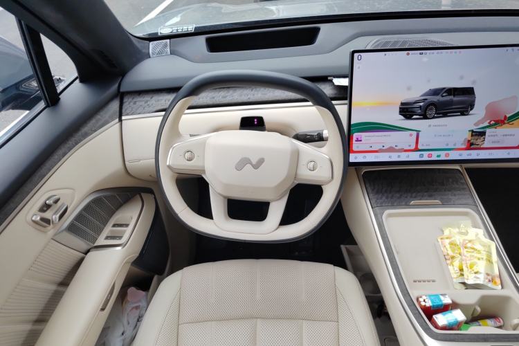 Used ONVO Luxeed L90 2025 Model—Ultra Six-Seater Version Steering Wheel