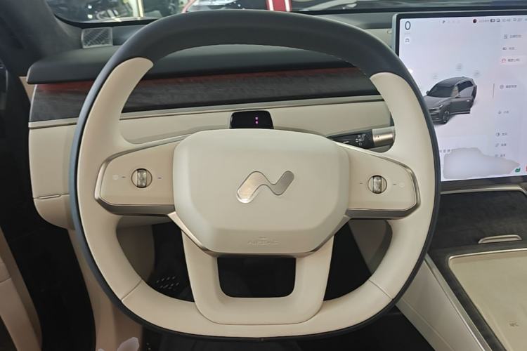 Used ONVO Luxeed L90 2025 Model—Ultra Seven-Seater Version Steering Wheel