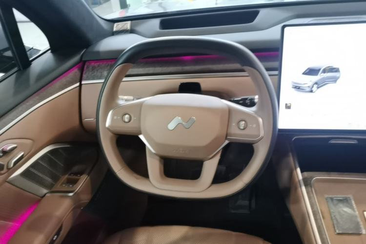 Used ONVO Luxeed L90 2025 Model Max Six-Seater 60-degree Battery Edition Steering Wheel