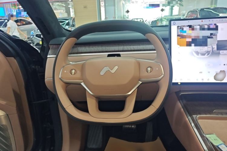 Used ONVO Luxeed L90 2025 Model—Ultra Six-Seater Version Steering Wheel