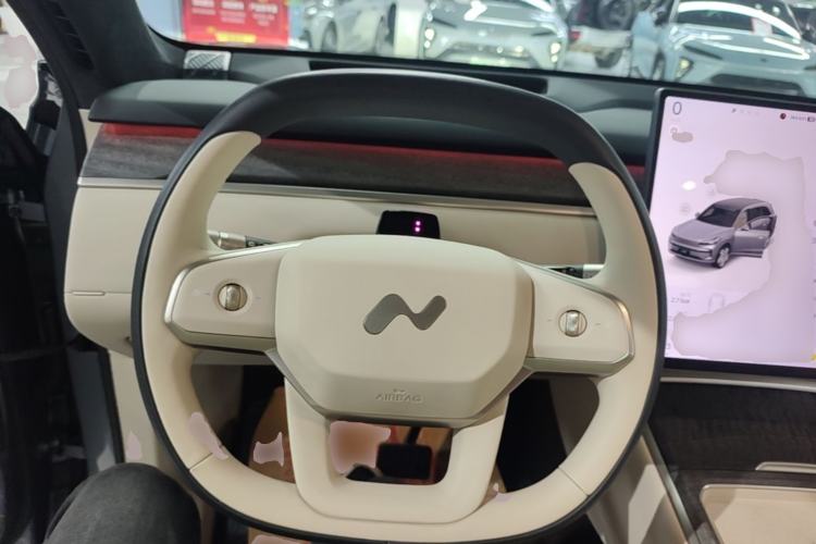 Used ONVO Luxeed L90 2025 Model—Ultra Six-Seater Version Steering Wheel