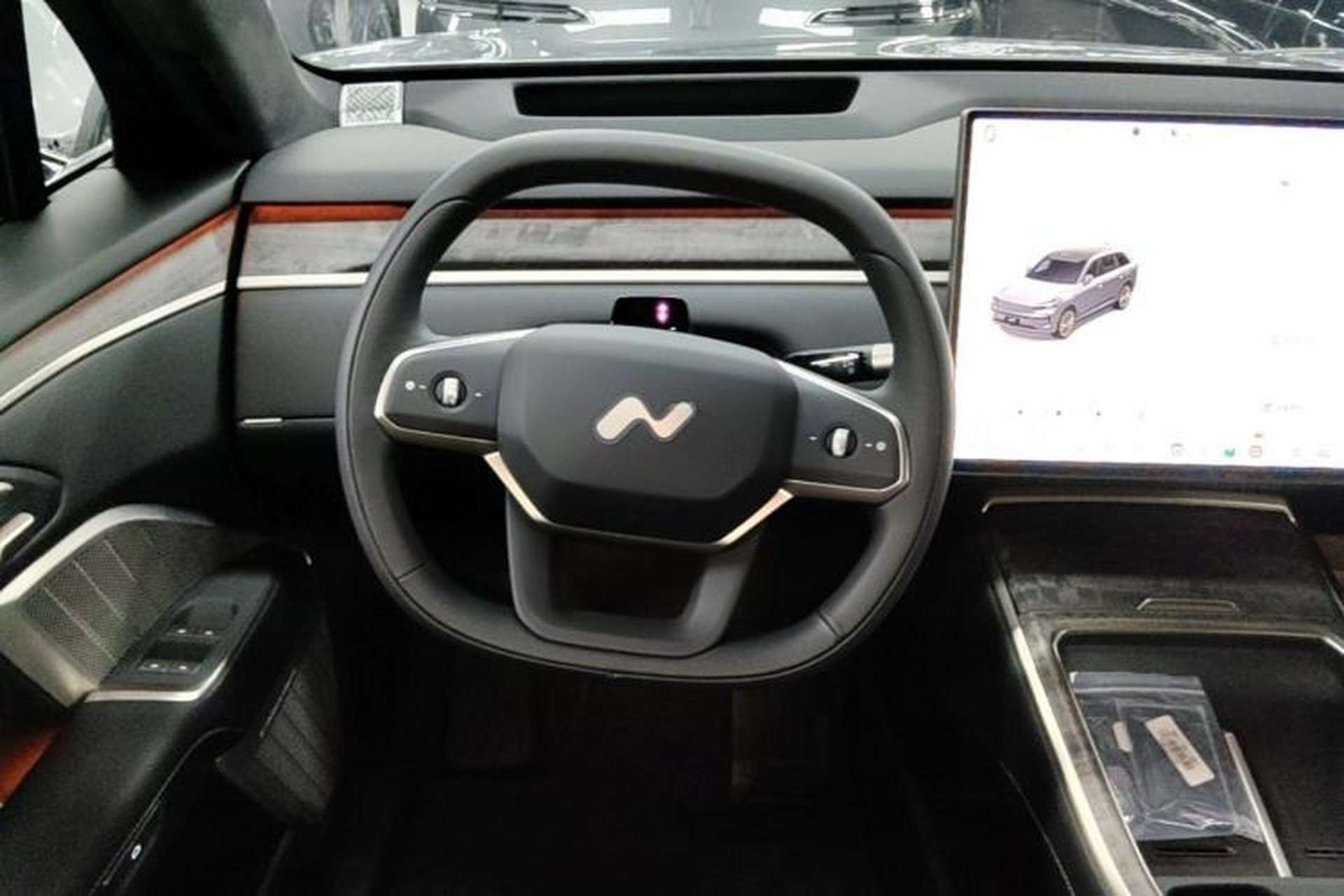 Used ONVO Luxeed L90 2025 Model—Max Six-Seater Version Steering Wheel