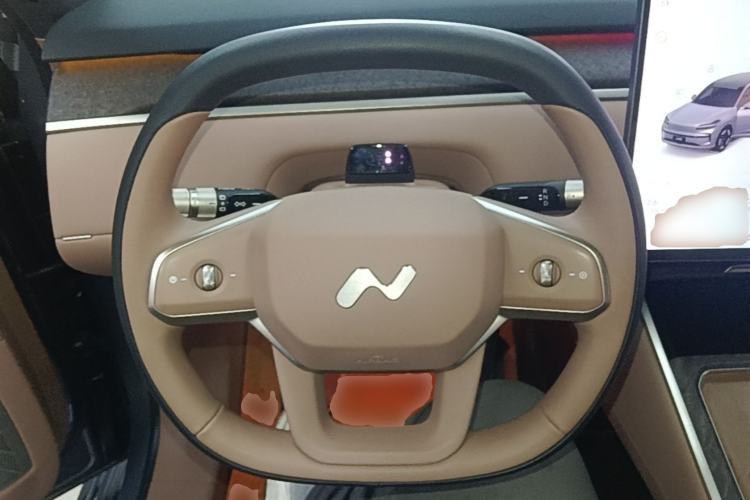 Used ONVO Luxeed L90 2025 Model—Ultra Six-Seater Version Steering Wheel