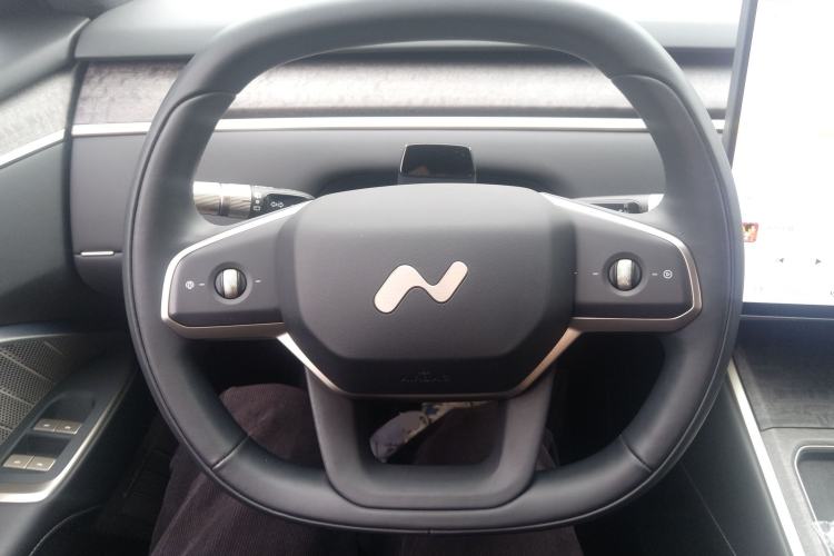 Used ONVO Luxeed L90 2025 Model—Ultra Six-Seater Version Steering Wheel