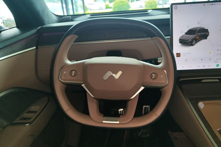 Used ONVO Luxeed L90 2025 Model—Ultra Six-Seater Version Steering Wheel