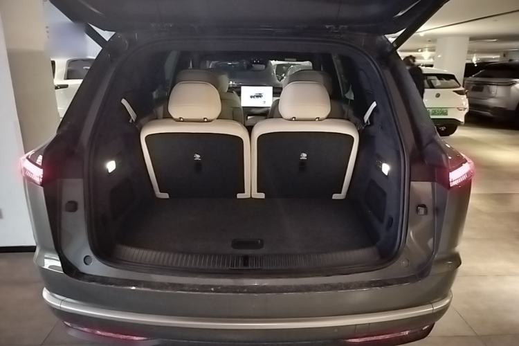 Used ONVO Luxeed L90 2025 Model—Max Six-Seater Version Trunk