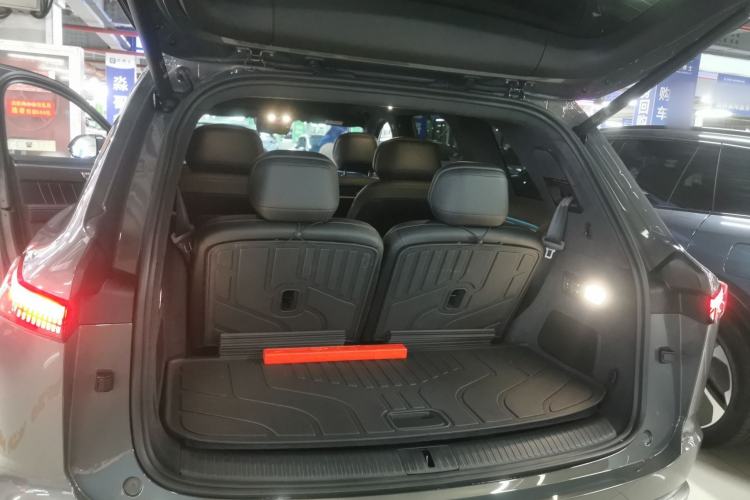 Used ONVO Luxeed L90 2025 Model—Max Six-Seater Version Trunk
