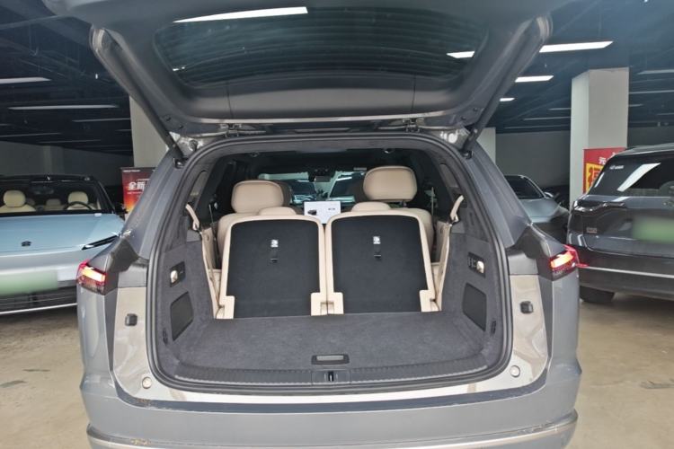 Used ONVO Luxeed L90 2025 Model—Ultra Six-Seater Version Trunk