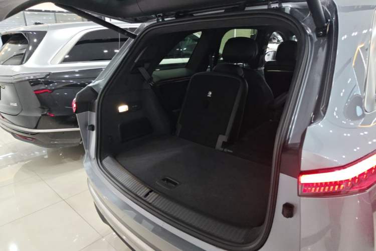 Used ONVO Luxeed L90 2025 Model—Ultra Six-Seater Version Trunk