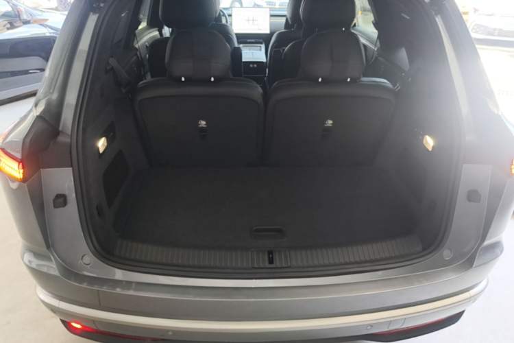 Used ONVO Luxeed L90 2025 Model Max Six-Seater 60-degree Battery Edition Trunk