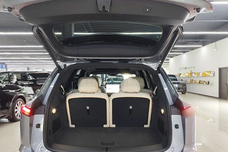 Used ONVO Luxeed L90 2025 Model—Ultra Six-Seater Version Trunk