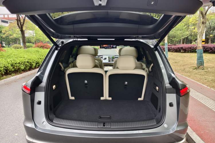 Used ONVO Luxeed L90 2025 Model—Max Six-Seater Version Trunk