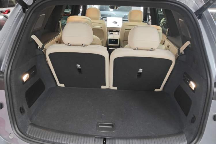 Used ONVO Luxeed L90 2025 Model—Max Six-Seater Version Trunk