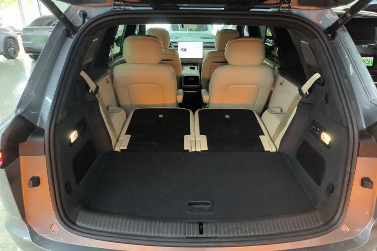 Used ONVO Luxeed L90 2025 Model—Max Six-Seater Version Trunk