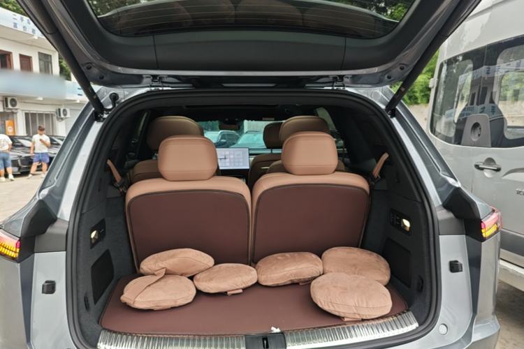 Used ONVO Luxeed L90 2025 Model—Max Six-Seater Version Trunk