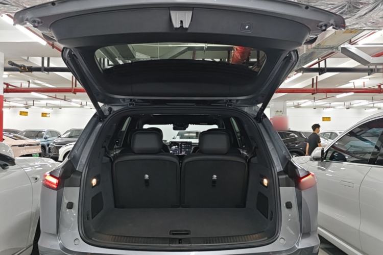 Used ONVO Luxeed L90 2025 Model—Max Six-Seater Version Trunk
