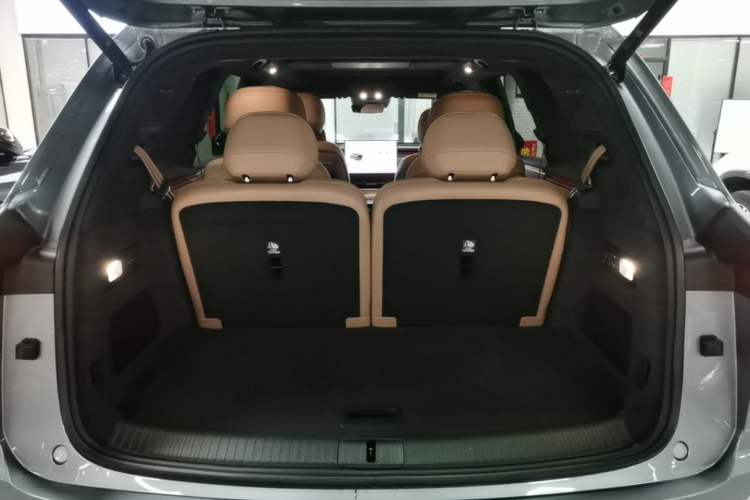 Used ONVO Luxeed L90 2025 Model Max Six-Seater 60-degree Battery Edition Trunk