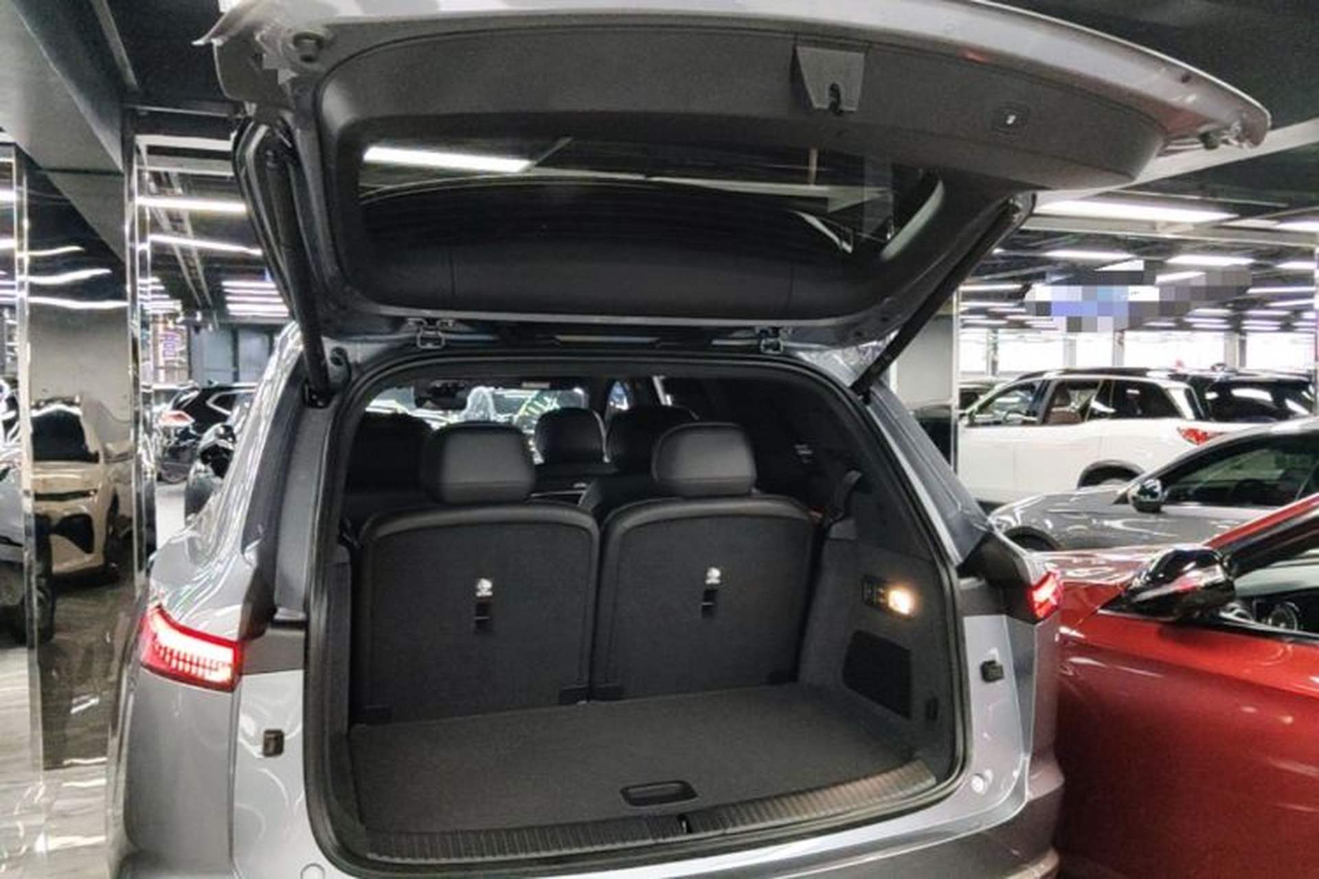 Used ONVO Luxeed L90 2025 Model—Max Six-Seater Version Trunk
