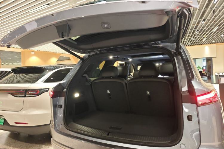 Used ONVO Luxeed L90 2025 Model—Max Six-Seater Version Trunk