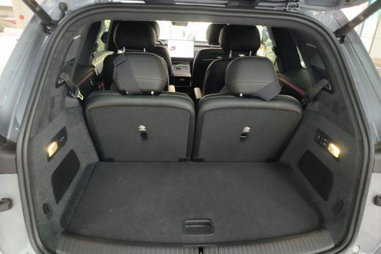 Used ONVO Luxeed L90 2025 Model—Max Six-Seater Version Trunk