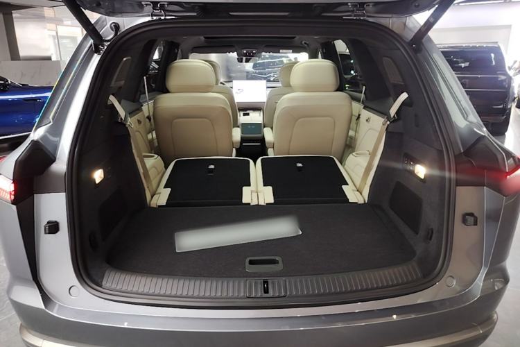 Used ONVO Luxeed L90 2025 Model—Ultra Six-Seater Version Trunk
