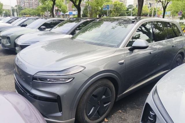 Used ONVO Luxeed L90 2025 Model—Max Six-Seater Version