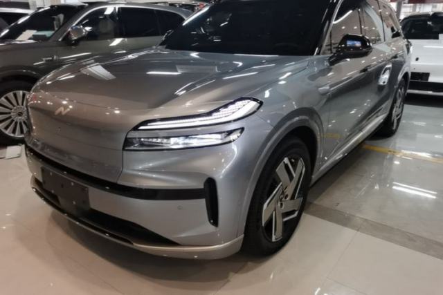 Used ONVO Luxeed L90 2025 Model—Ultra Six-Seater Version