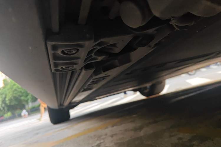 Used ONVO Luxeed L90 2025 Model—Max Six-Seater Version Chassis Front Right