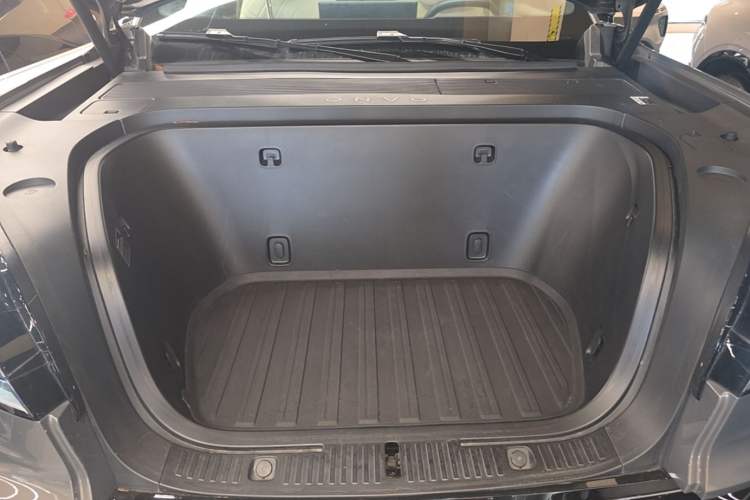 Used ONVO Luxeed L90 2025 Model Ultra Six-Seater 60-degree Battery Edition Engine Bay