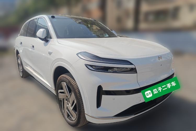Used ONVO Luxeed L90 2025 Model—Max Six-Seater Version Front Right 45 Deg