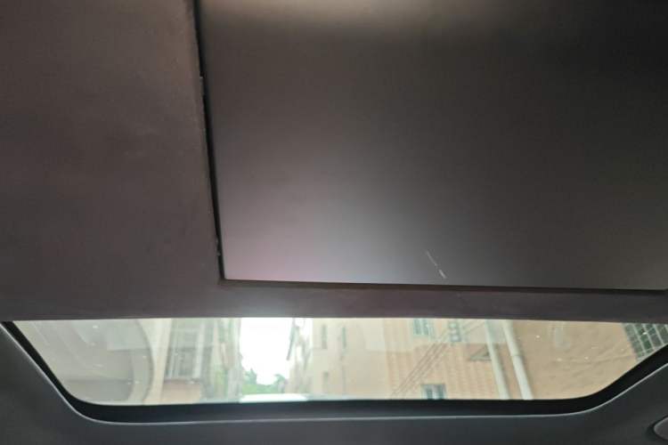 Used ONVO Luxeed L90 2025 Model—Max Six-Seater Version Headliner