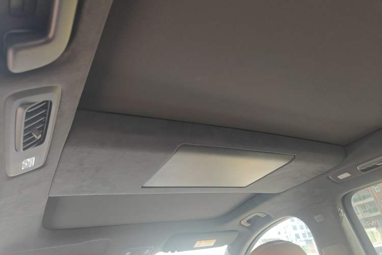Used ONVO Luxeed L90 2025 Model—Max Six-Seater Version Headliner