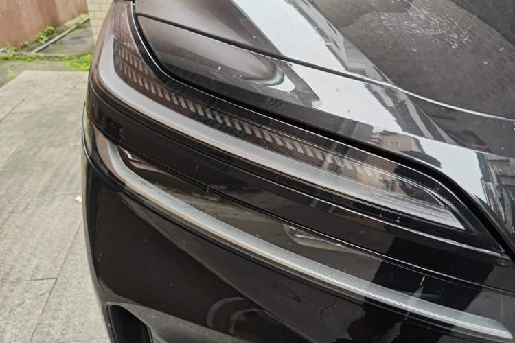 Used ONVO Luxeed L90 2025 Model—Max Six-Seater Version Right Front Headlight