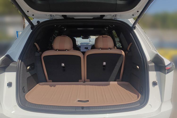 Used ONVO Luxeed L90 2025 Model—Max Six-Seater Version Trunk