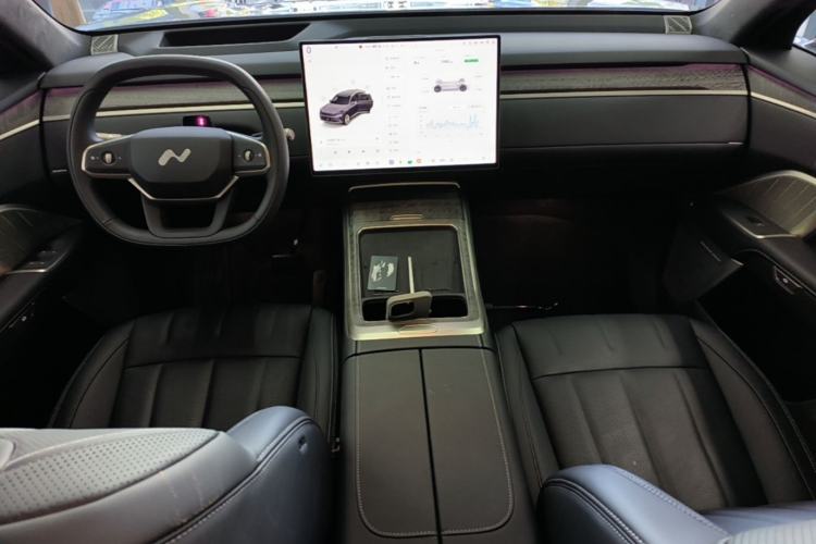 Used ONVO Luxeed L90 2025 Model—Ultra Six-Seater Version Center Console