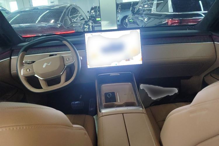 Used ONVO Luxeed L90 2025 Model—Ultra Seven-Seater Version Center Console