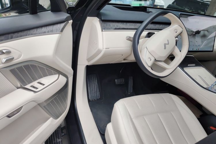 Used ONVO Luxeed L90 2025 Model—Ultra Six-Seater Version Driver Seat