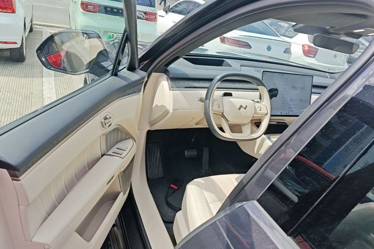 Used ONVO Luxeed L90 2025 Model—Ultra Six-Seater Version Driver Seat
