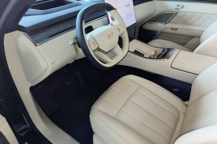 Used ONVO Luxeed L90 2025 Model—Max Seven-Seater Version Driver Seat