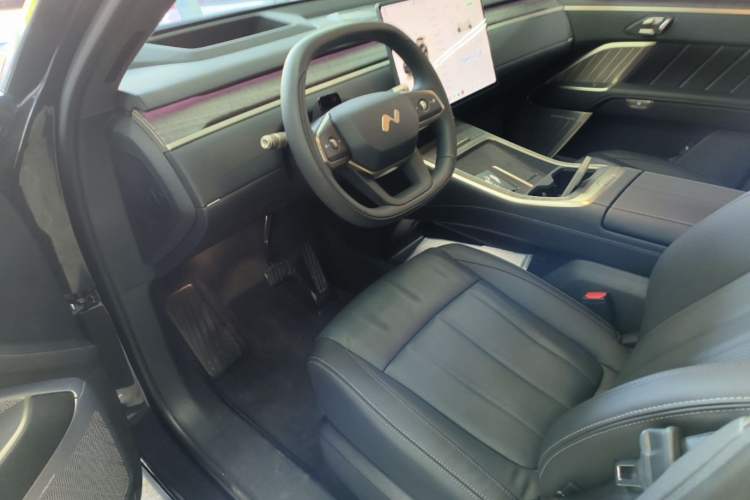 Used ONVO Luxeed L90 2025 Model—Ultra Six-Seater Version Driver Seat