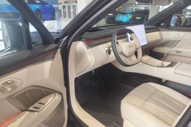 Used ONVO Luxeed L90 2025 Model—Max Six-Seater Version Driver Seat