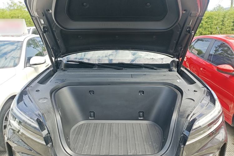 Used ONVO Luxeed L90 2025 Model—Ultra Six-Seater Version Engine Bay
