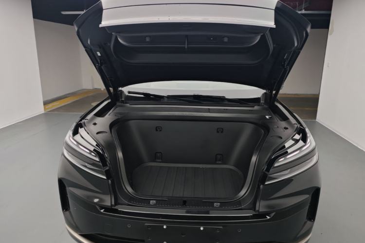 Used ONVO Luxeed L90 2025 Model—Ultra Six-Seater Version Engine Bay
