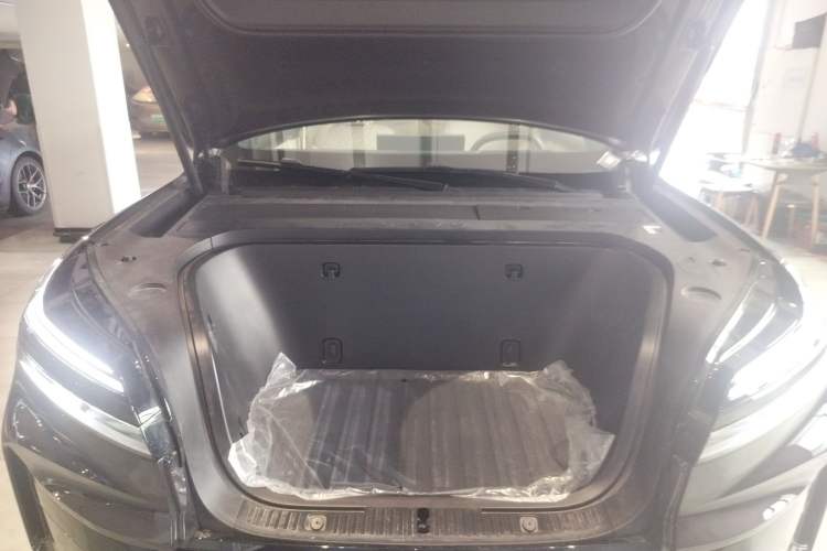 Used ONVO Luxeed L90 2025 Model—Max Six-Seater Version Engine Bay