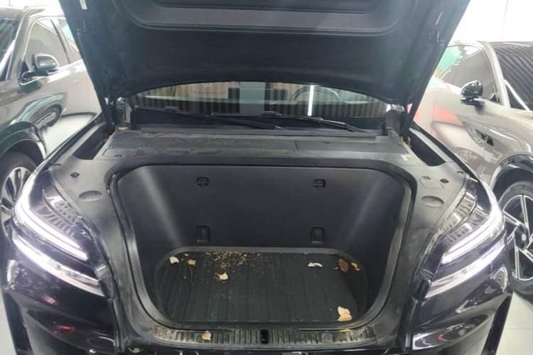 Used ONVO Luxeed L90 2025 Model—Ultra Seven-Seater Version Engine Bay