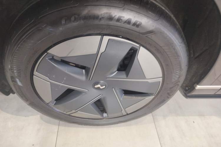 Used ONVO Luxeed L90 2025 Model—Max Six-Seater Version Exterior 4