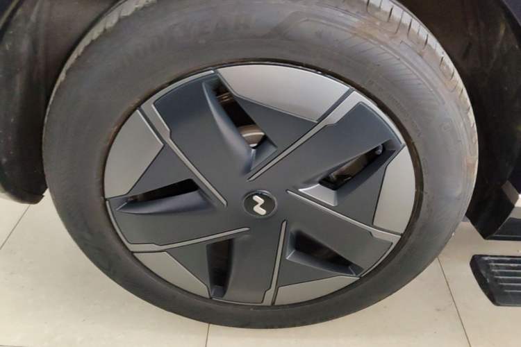 Used ONVO Luxeed L90 2025 Model—Max Seven-Seater Version Exterior 5