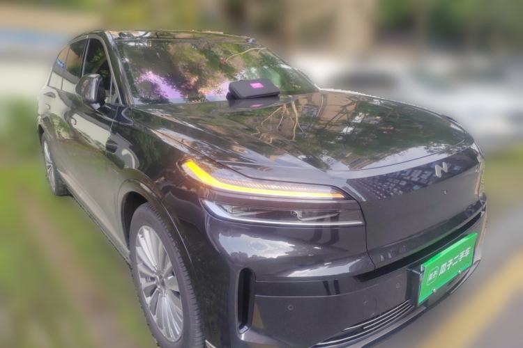 Used ONVO Luxeed L90 2025 Model—Max Six-Seater Version Front Right 45 Deg