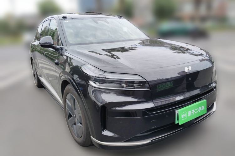 Used ONVO Luxeed L90 2025 Model—Ultra Six-Seater Version Front Right 45 Deg