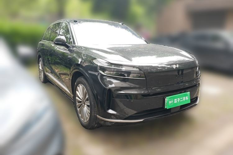 Used ONVO Luxeed L90 2025 Model—Ultra Six-Seater Version Front Right 45 Deg